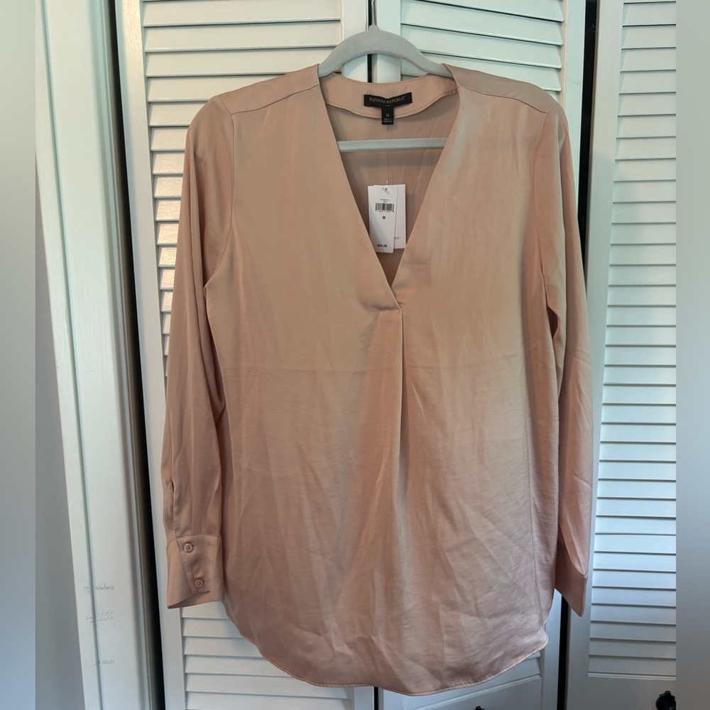 Banana Republic Blouse, Size M NWT